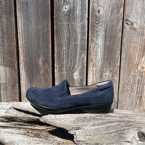 Naturalizer N5 Comfort navy blue suede Channing loafer 7.5